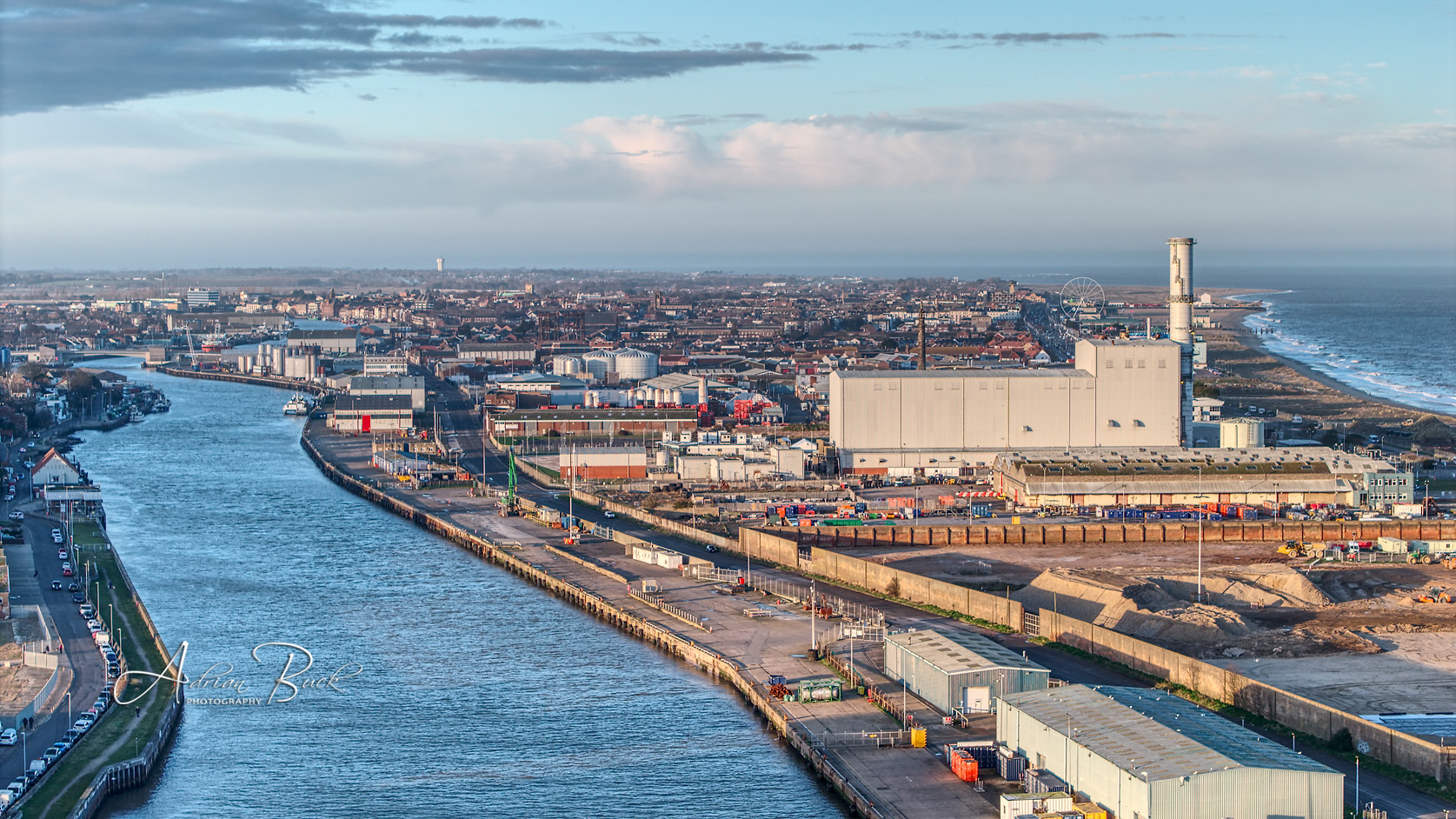 Norfolk, UK. 16th September 2017. A 1940s extravaganza along North Norfolk's Poppy Line Railway attracts 1000s of visitors to Sheringham, Weybourne and Holt. Aerial view of Yarmouth gas power station